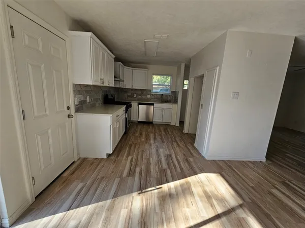 $1,750 | 105 East Wavy Oak Circle, The Woodlands, TX 77381