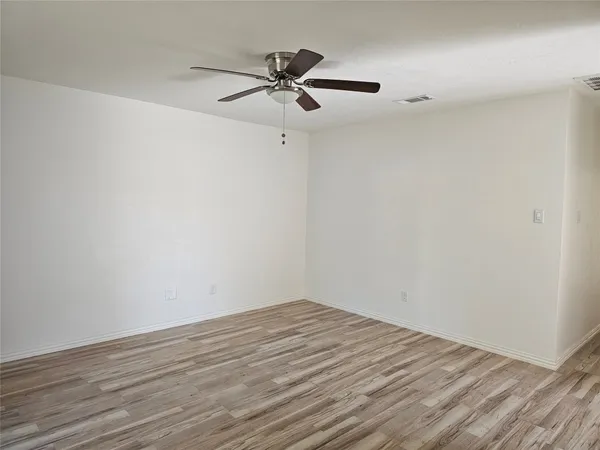 $1,750 | 105 East Wavy Oak Circle, The Woodlands, TX 77381