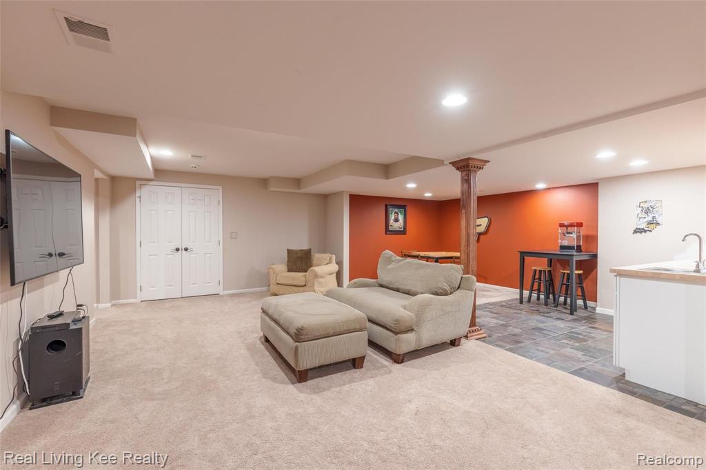 1427 Ridge Court Rochester, MI 48306 - Photo 36 of 50