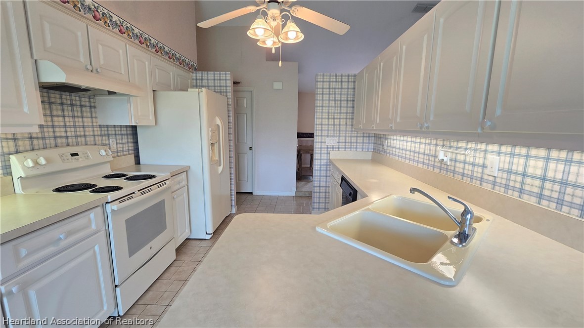 4402 Duffer Loop Sebring, FL 33872 - Photo 6 of 31