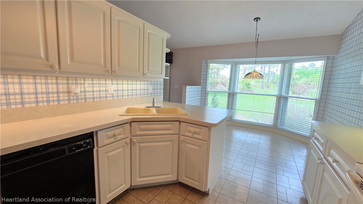 4402 Duffer Loop Sebring, FL 33872 - Photo 7 of 31
