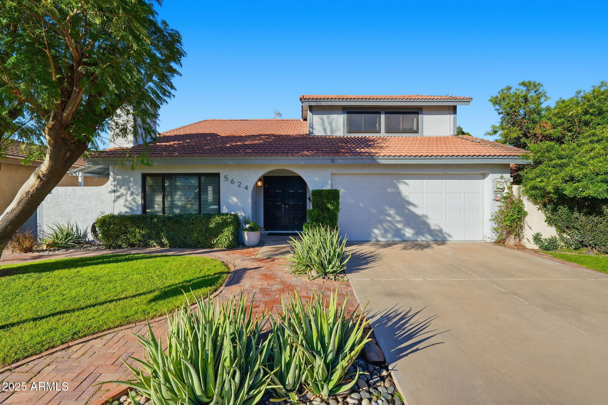 5624 South Crows Nest Road Tempe, AZ 85283 - Photo 1 of 41 001_ListerPros