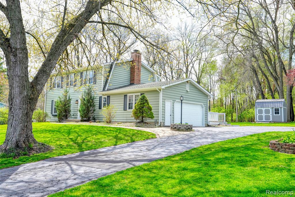 5390 Squires Manor Road Jackson, MI 49201 - Photo 2 of 35