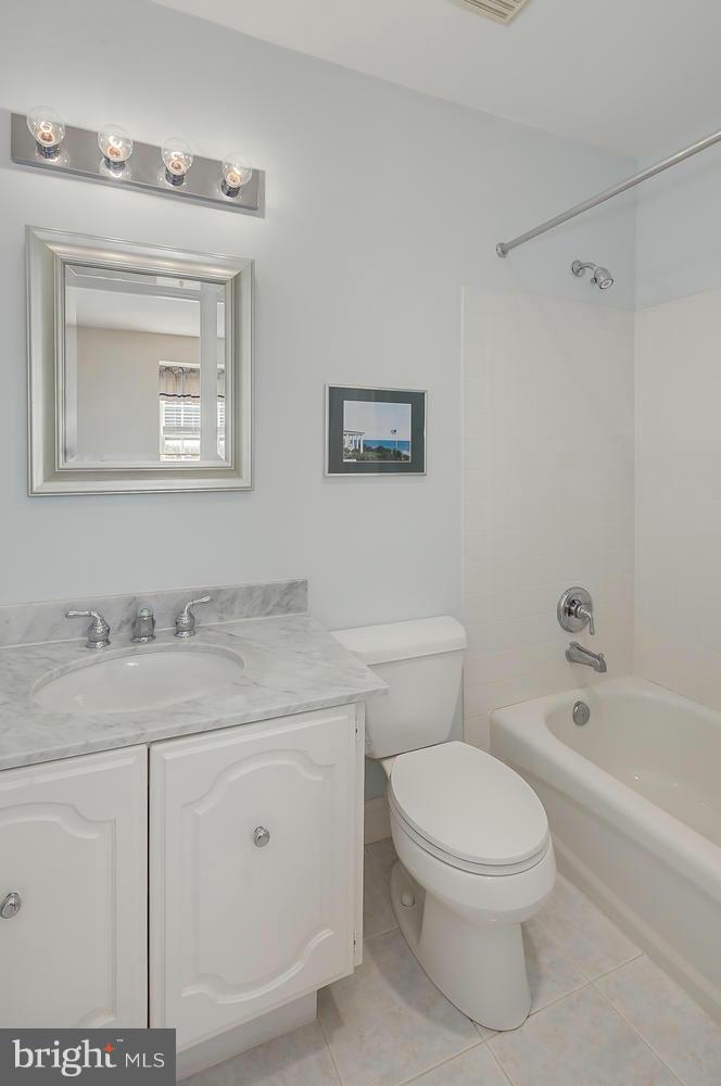 3281 Sutton Place Northwest, Unit B Washington, DC 20016 - Photo 23 of 29 Bath