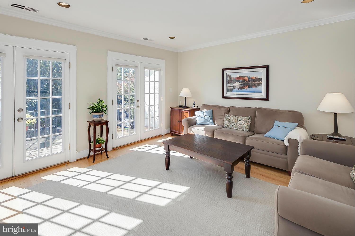 3281 Sutton Place Northwest, Unit B Washington, DC 20016 - Photo 6 of 29 Living Room