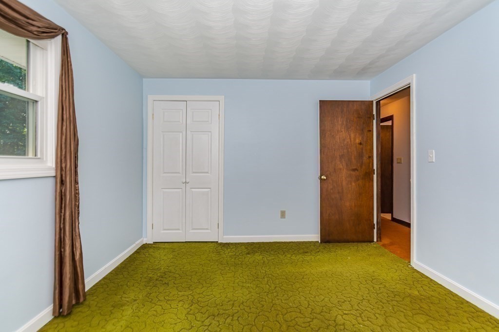7 Ruthellen Road Chelmsford, MA 01824 - Photo 31 of 40 an empty room with window