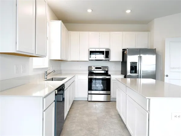 $2,350 | 700 Daring Drive, Davenport, FL 33837