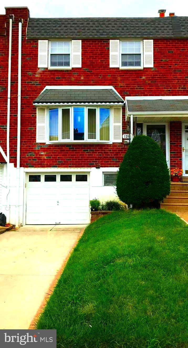 12866 Medford Road Philadelphia, PA 19154 - Photo 2 of 41