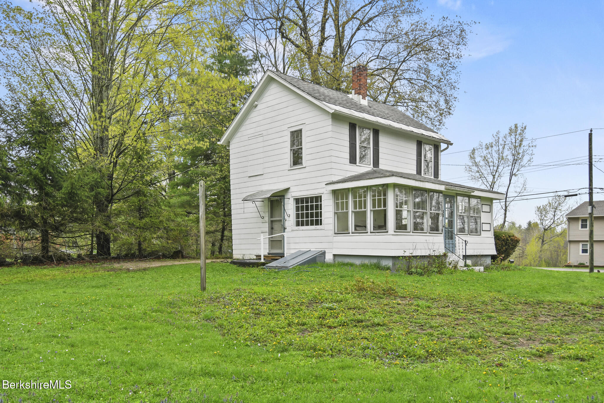 83 Robinson Road Hinsdale, MA 01235 - Photo 4 of 29 83 Robinson Rd Hinsdale MA 01235_Done004