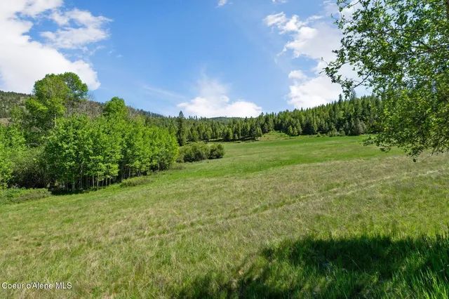 $327,500 | 2902 Jewel Lake Road, Sagle, ID 83860