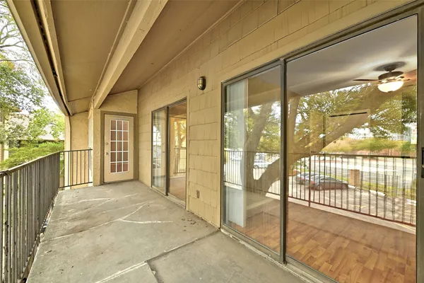 a view of a large window with an outdoor space