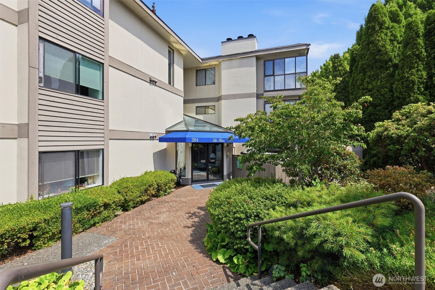 201 3rd Avenue North, Unit 317 Edmonds, WA 98020 - Photo 3 of 39