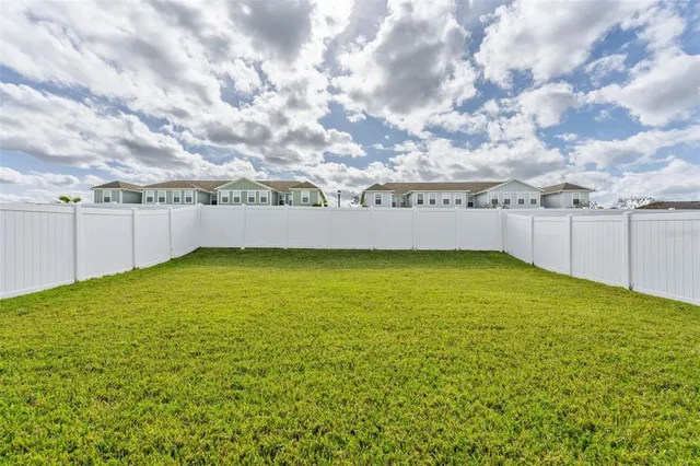 $3,295 | 14031 Crimson Avenue, Bradenton, FL 34211