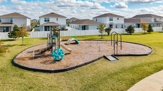 $3,295 | 14031 Crimson Avenue, Bradenton, FL 34211