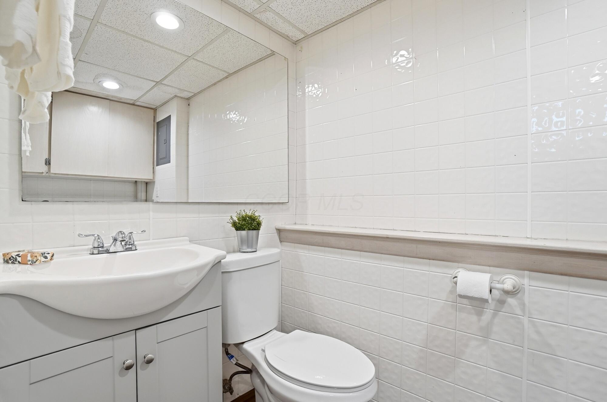 3369 Dempsey Road Westerville, OH 43081 - Photo 17 of 42 Half Bath