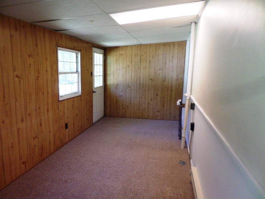 106 Peach Road Oak Ridge, TN 37830 - Photo 19 of 21 sunroom2