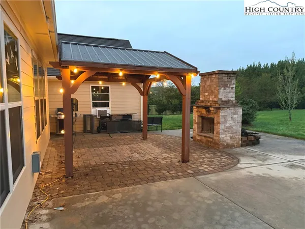 $999,000 | 213 Candella Drive, Matthews, NC 28104