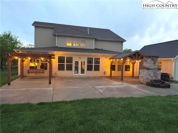 $999,000 | 213 Candella Drive, Matthews, NC 28104
