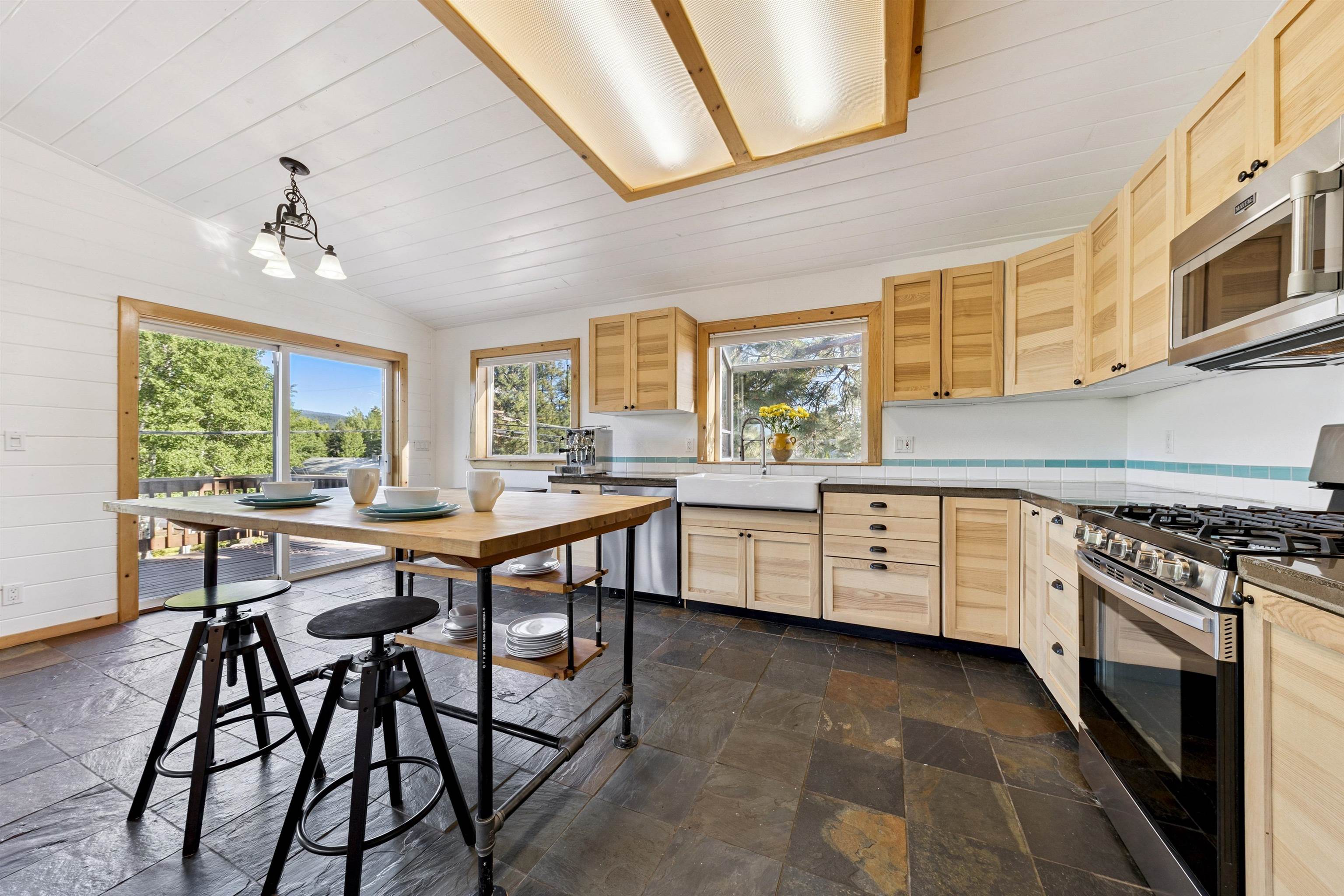 11054 Whitehorse Road Truckee, CA 96161 - Photo 6 of 28