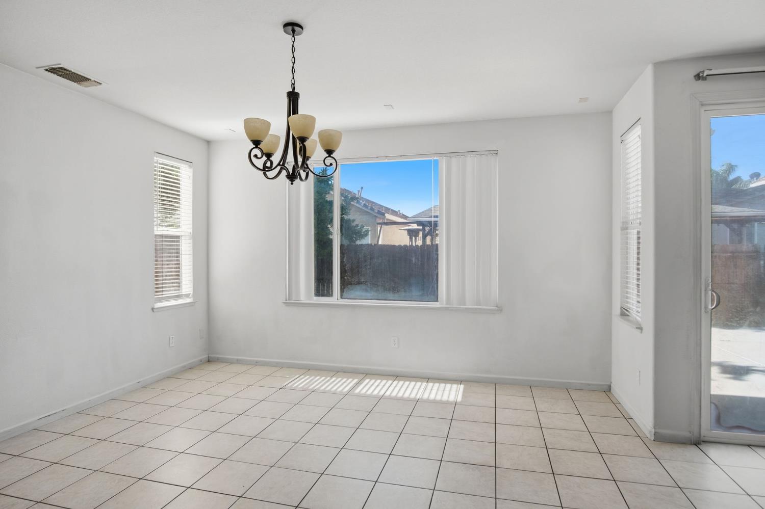 3648 Fallview Avenue Ceres, CA 95307 - Photo 6 of 24