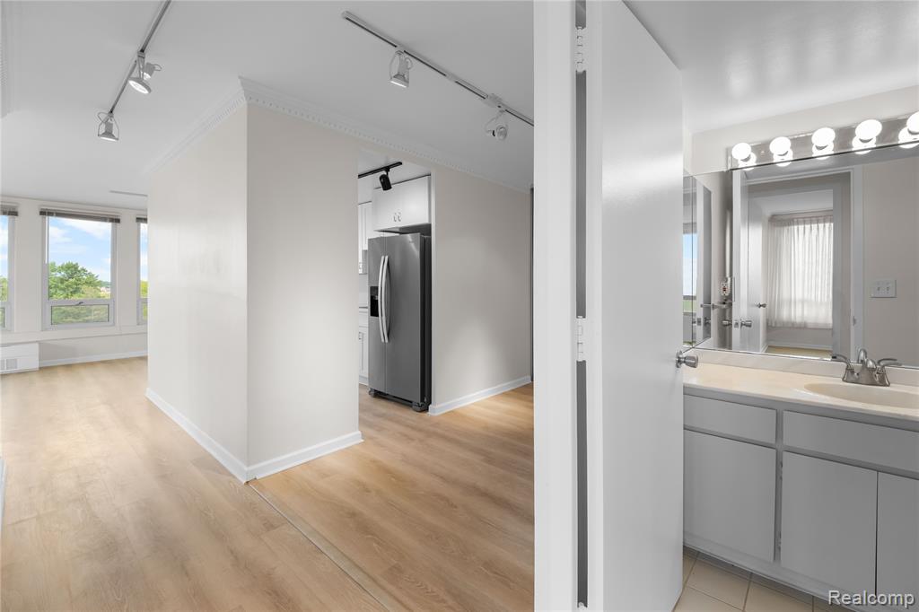 22700 Garrison Street, Unit 809 Dearborn, MI 48124 - Photo 8 of 14
