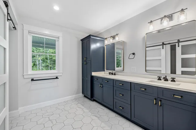 $1,695,000 | 11 Harbor Drive, Kennebunkport, ME 04046