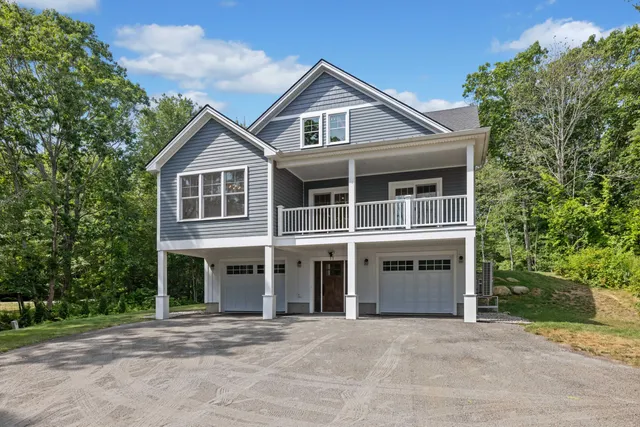 $1,695,000 | 11 Harbor Drive, Kennebunkport, ME 04046