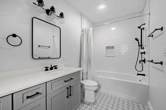 $1,695,000 | 11 Harbor Drive, Kennebunkport, ME 04046