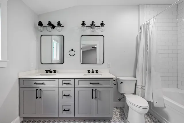 $1,695,000 | 11 Harbor Drive, Kennebunkport, ME 04046