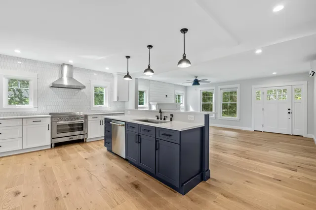 $1,695,000 | 11 Harbor Drive, Kennebunkport, ME 04046