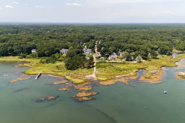 $1,695,000 | 11 Harbor Drive, Kennebunkport, ME 04046