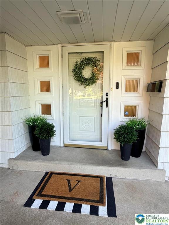 389 Barrett Road Emmaus, PA 18049 - Photo 6 of 35