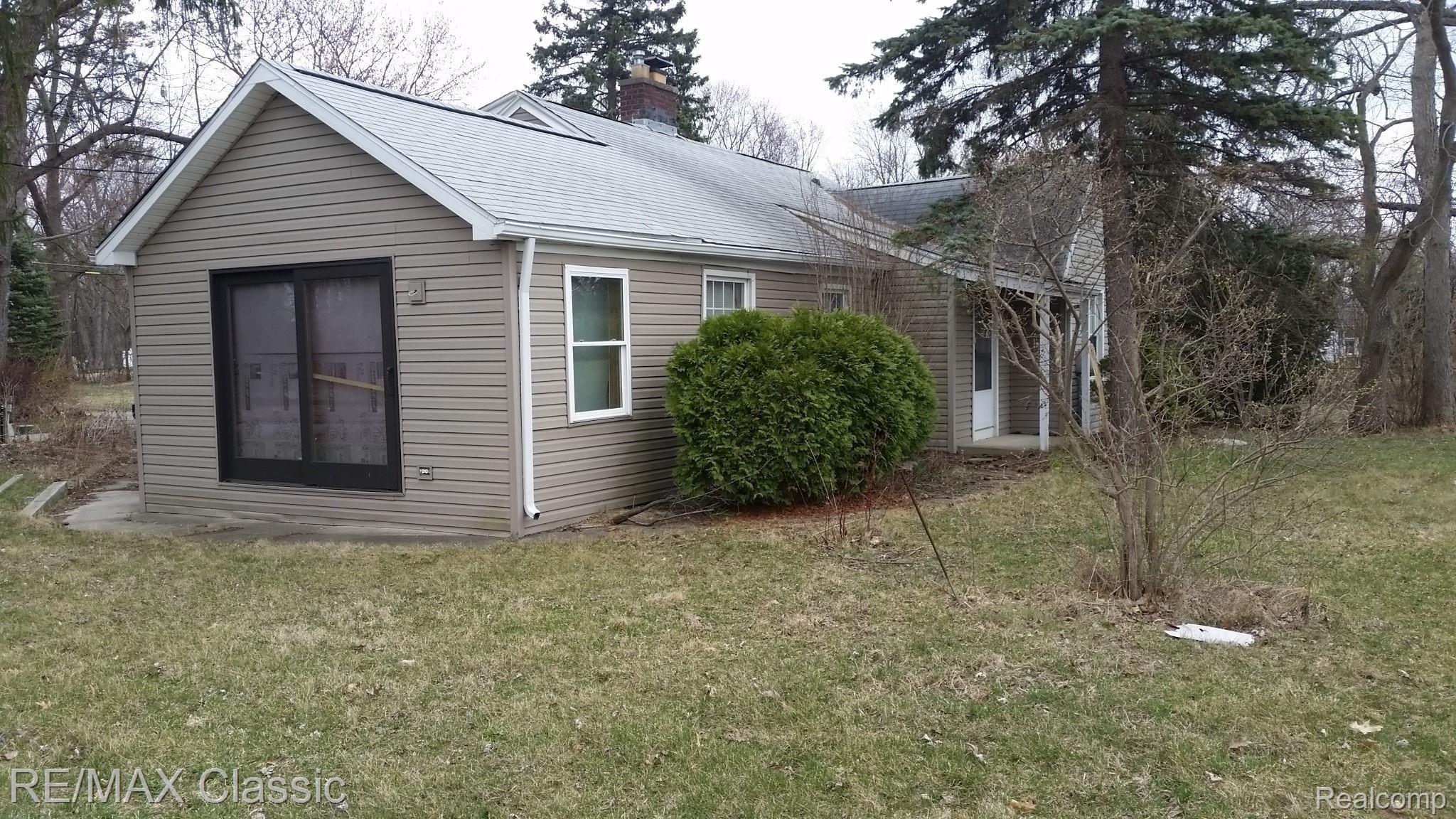 2005 Union Lake Road Commerce Township, MI 48382 - Photo 22 of 28 20190410_134637.jpg