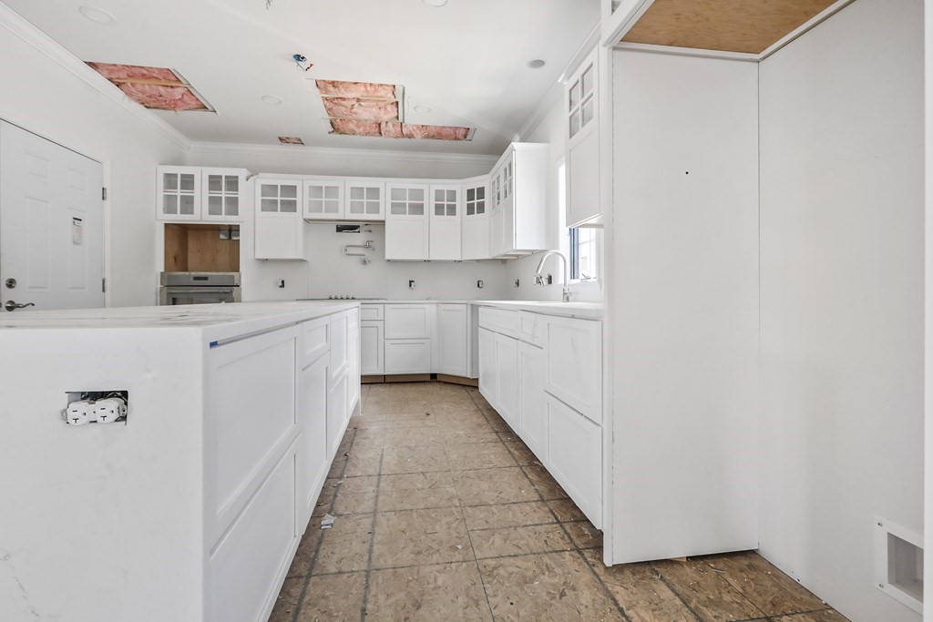 262 South Road Bedford, MA 01730 - Photo 5 of 14 Gallery Image 5