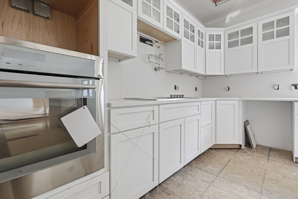 262 South Road Bedford, MA 01730 - Photo 6 of 14 Gallery Image 6