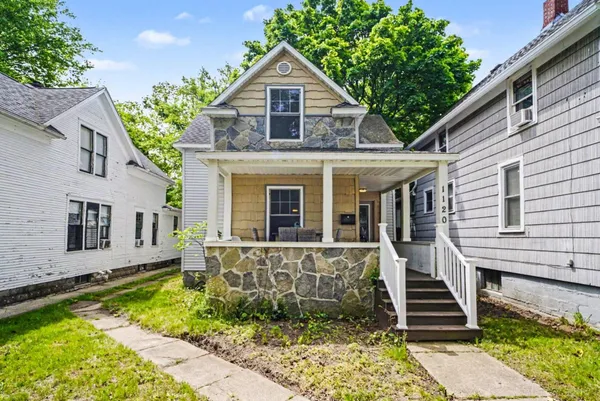 $275,000 | 1120 Michigan Avenue, St. Joseph, MI 49085