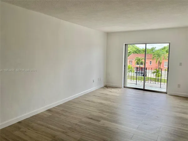 $2,300 | 380 East 35th Street, Unit 2118, Hialeah, FL 33013