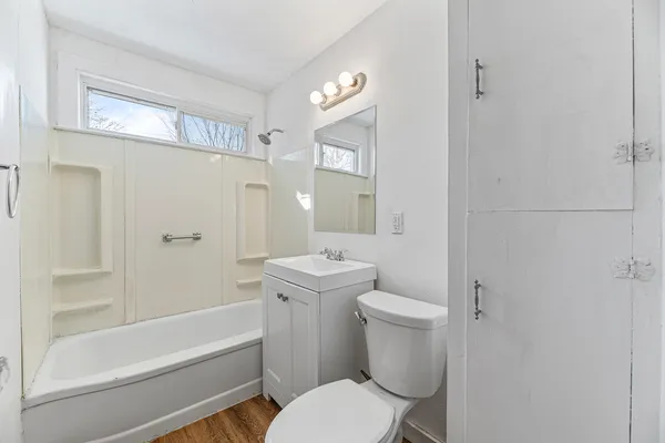 $159,900 | 17714 Burnham Avenue, Lansing, IL 60438