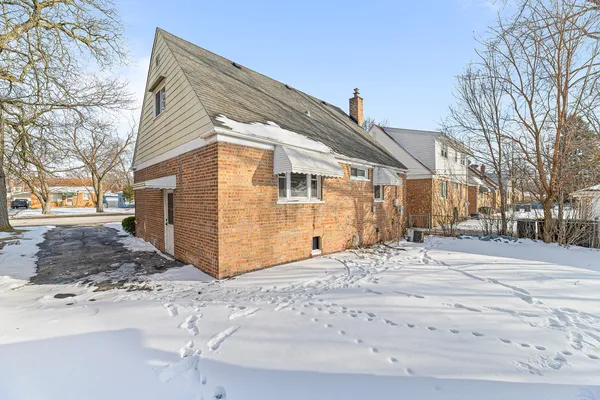$159,900 | 17714 Burnham Avenue, Lansing, IL 60438