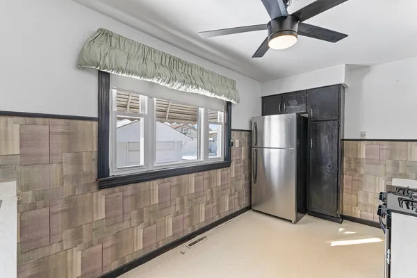 $159,900 | 17714 Burnham Avenue, Lansing, IL 60438