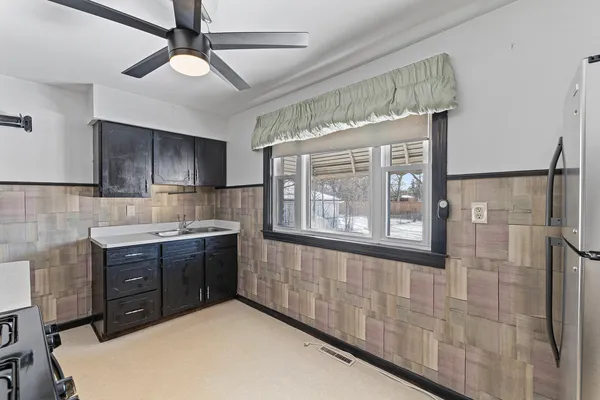 $159,900 | 17714 Burnham Avenue, Lansing, IL 60438