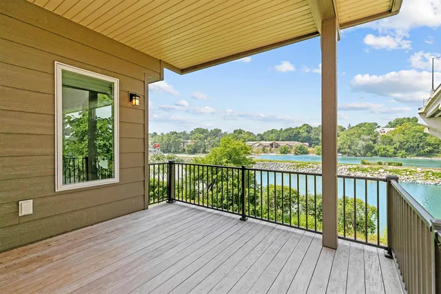 $685,000 | 1141 East Banta Court, Appleton, WI 54915