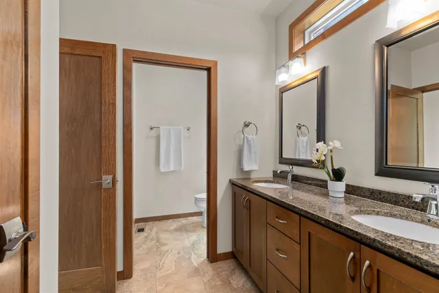 $685,000 | 1141 East Banta Court, Appleton, WI 54915