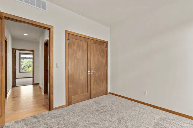 $685,000 | 1141 East Banta Court, Appleton, WI 54915