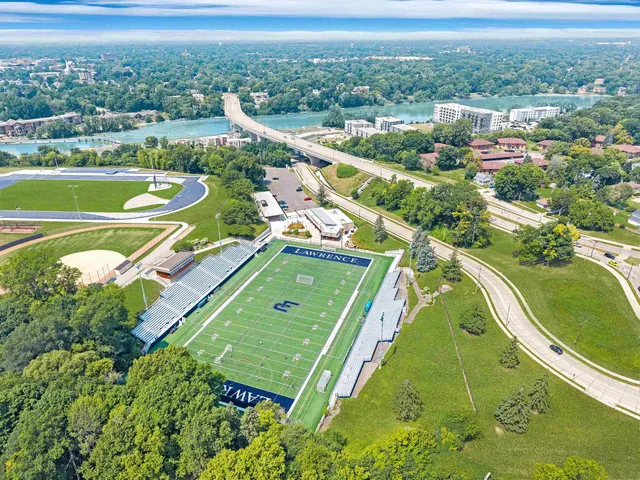 $685,000 | 1141 East Banta Court, Appleton, WI 54915