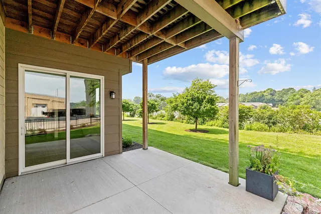 $685,000 | 1141 East Banta Court, Appleton, WI 54915