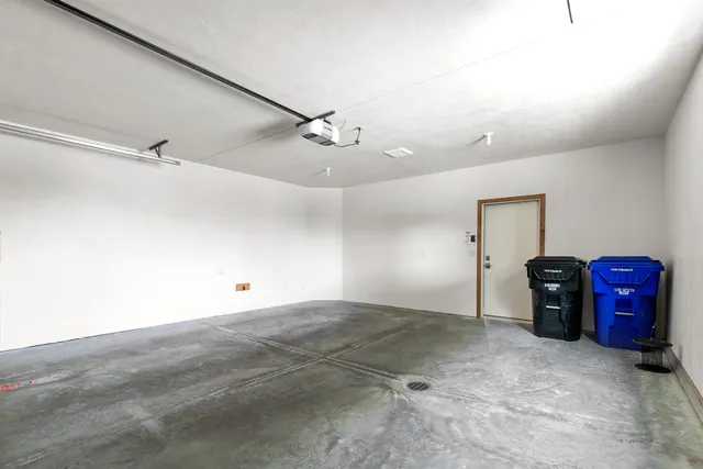 $685,000 | 1141 East Banta Court, Appleton, WI 54915