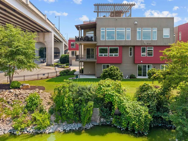 $685,000 | 1141 East Banta Court, Appleton, WI 54915