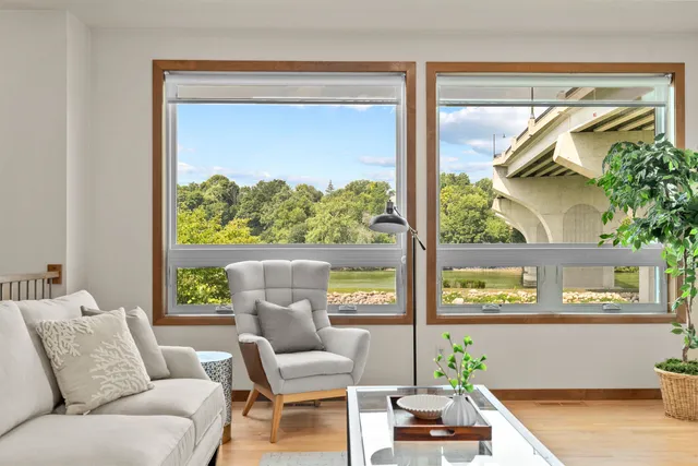 $685,000 | 1141 East Banta Court, Appleton, WI 54915