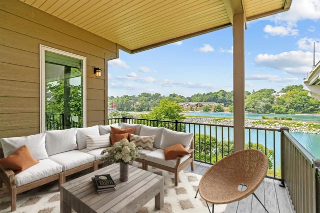 $685,000 | 1141 East Banta Court, Appleton, WI 54915